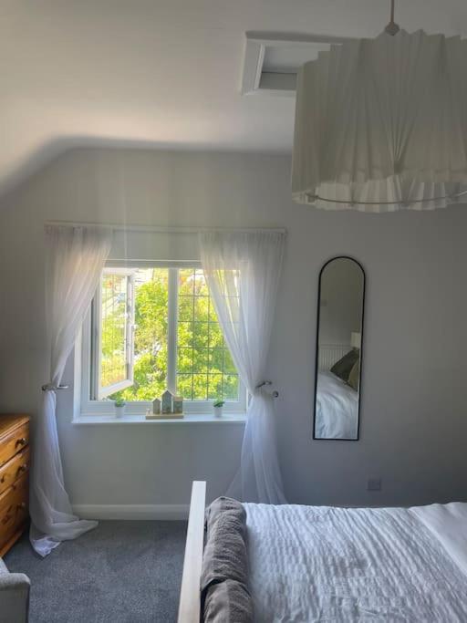 Hidden Gem Canal Facing Retreat With Lovely Walks Holiday home
