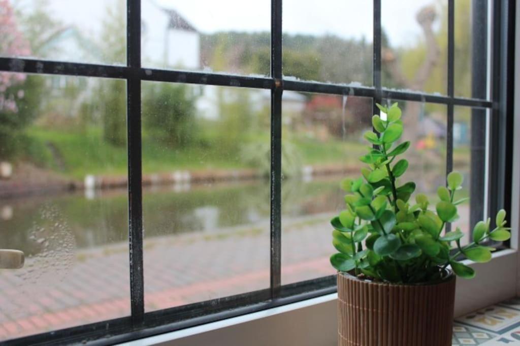 Hidden Gem Canal Facing Retreat With Lovely Walks Holiday home *