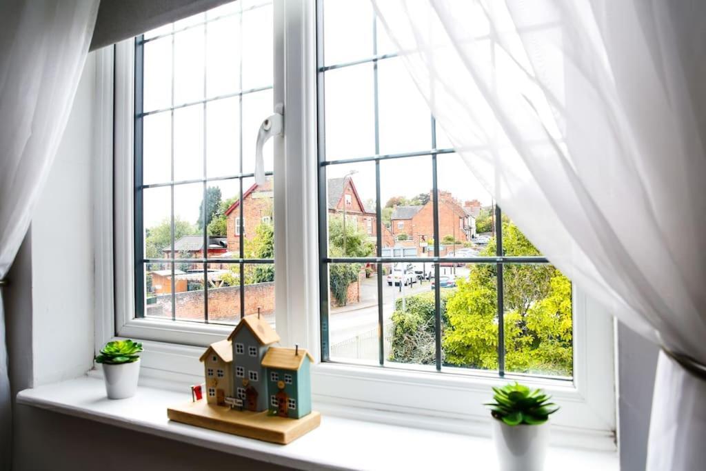 Hidden Gem Canal Facing Retreat With Lovely Walks Holiday home