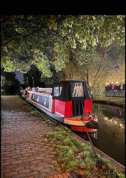 Hidden Gem Canal Facing Retreat With Lovely Walks