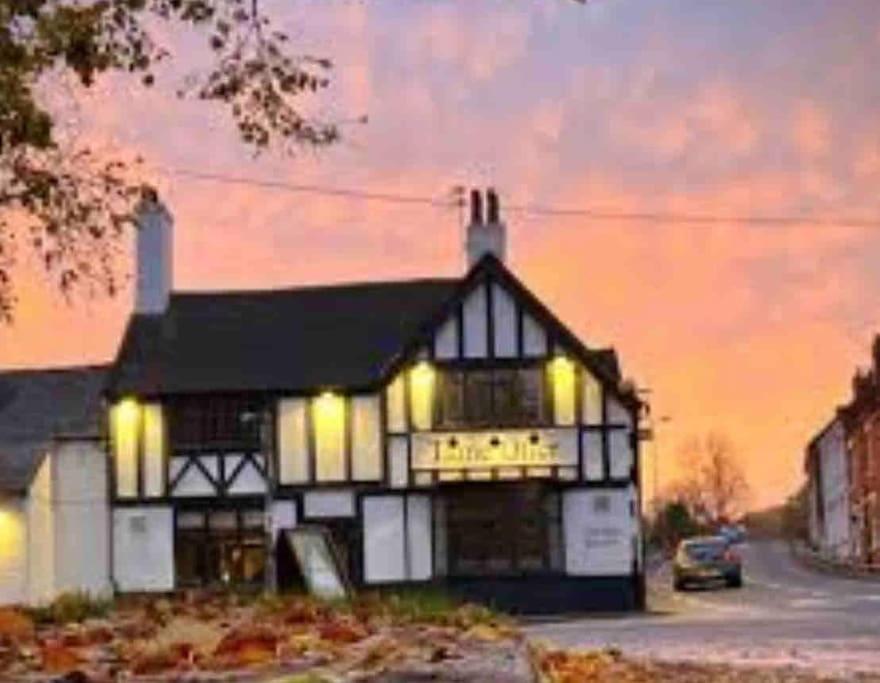 Hidden Gem Canal Facing Retreat With Lovely Walks Holiday home *